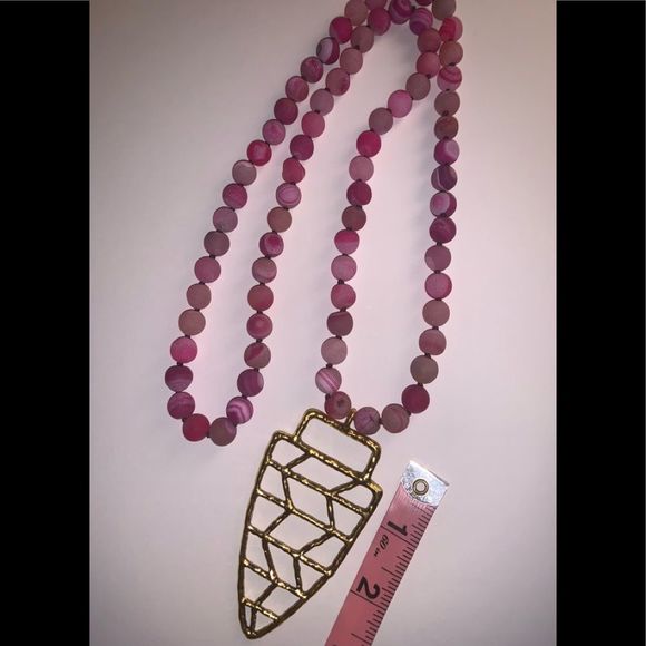 Pink druzy bead necklace with triangular shaped pendant - Picture 3 of 4